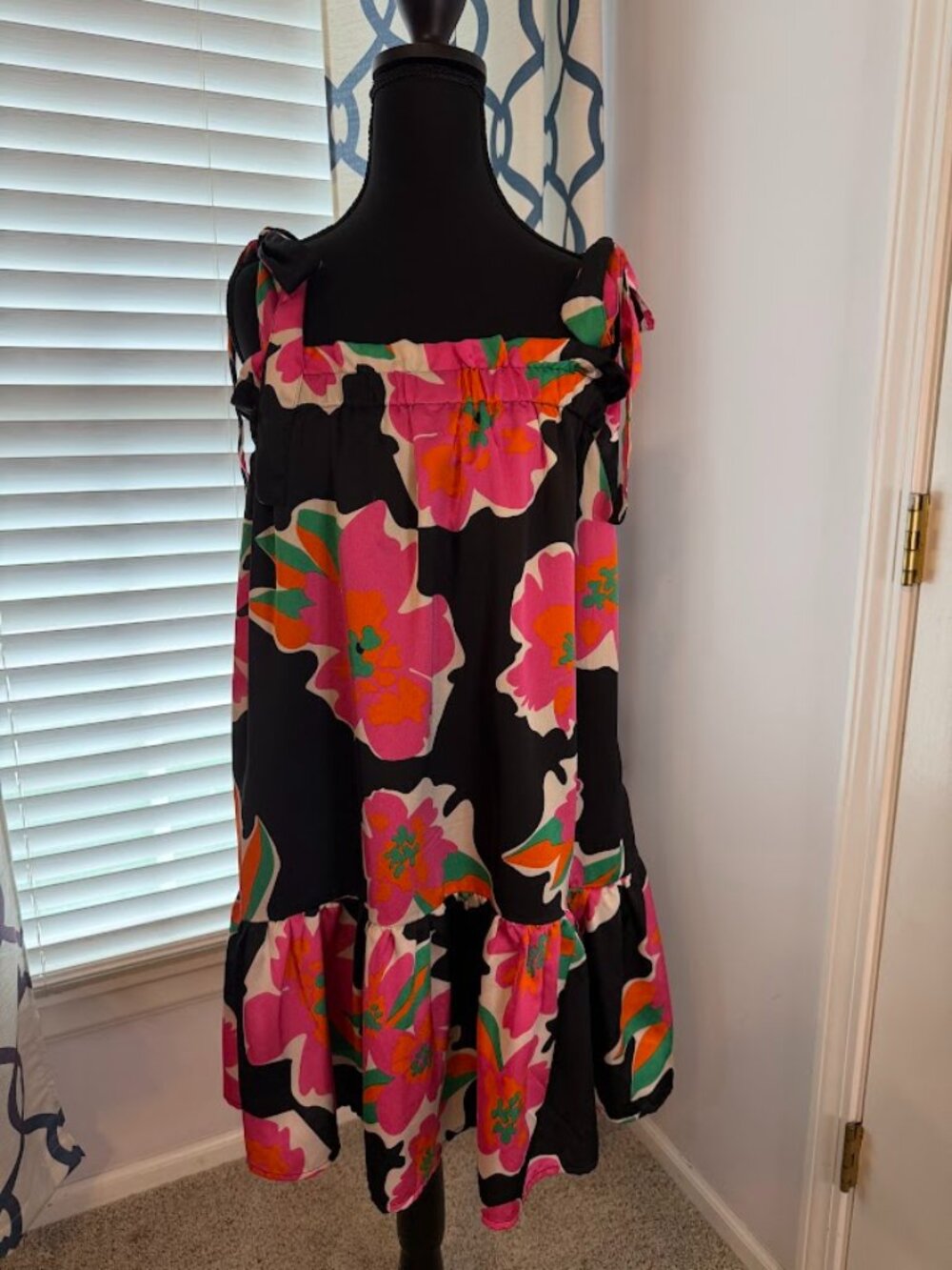 ee:some Black Floral Tie-Shoulder Midi Dress - Women's Size S